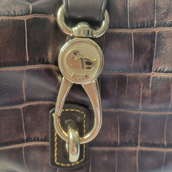 Dooney & Bourke Croco Logo Lock Shoulder Bag & Matching Zippered Pouch EUC - Picture 13 of 16